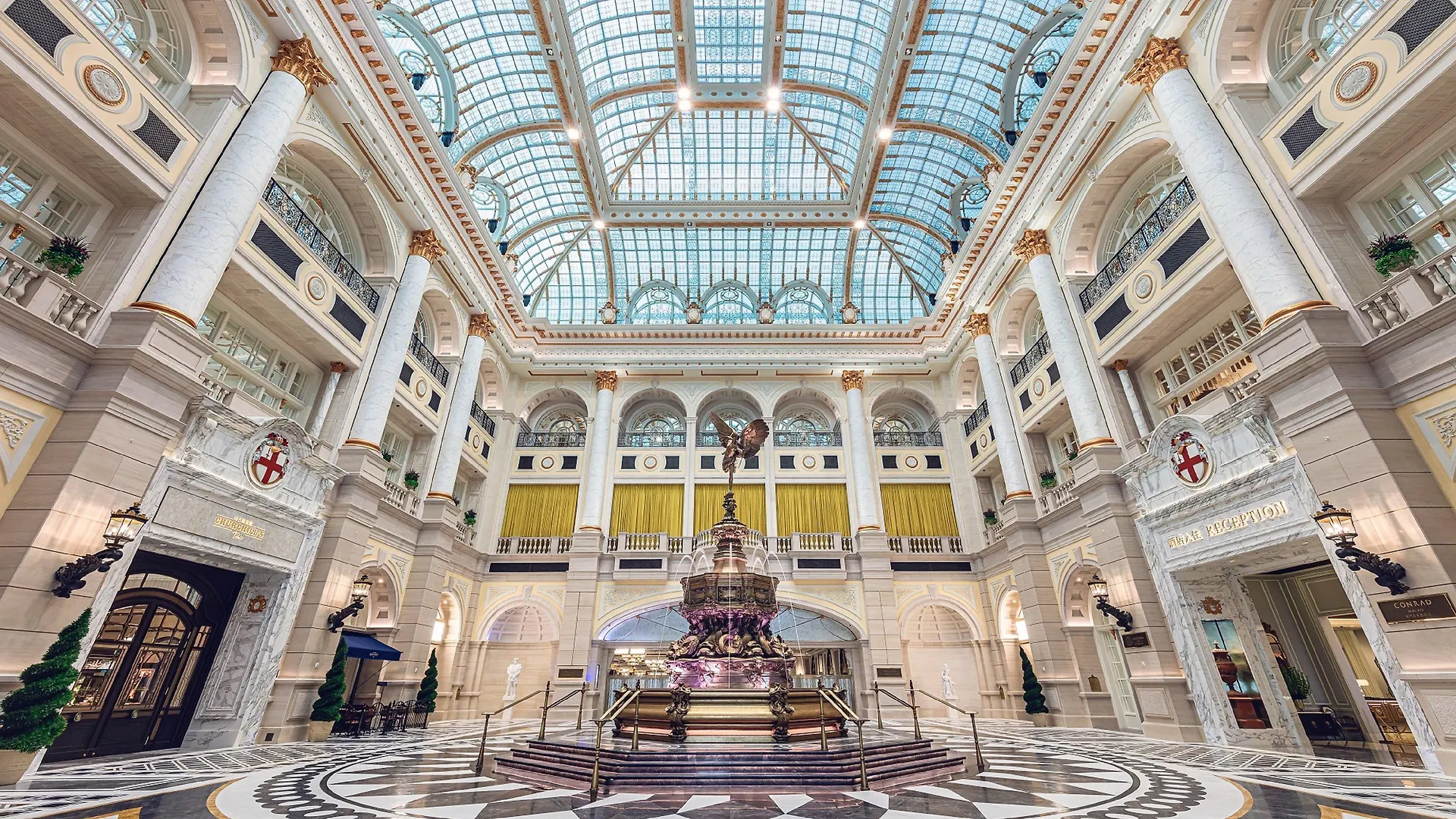Holiday Inn Macao Cotai Central 4*, Macau China
