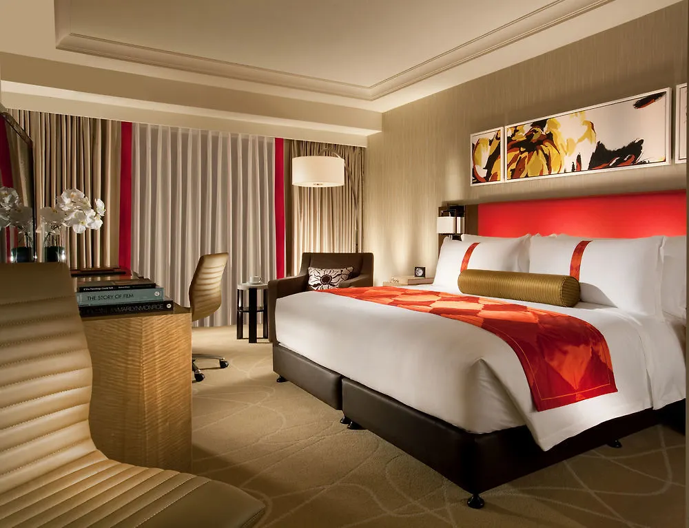 Holiday Inn Macao Cotai Central 4*, Macau
